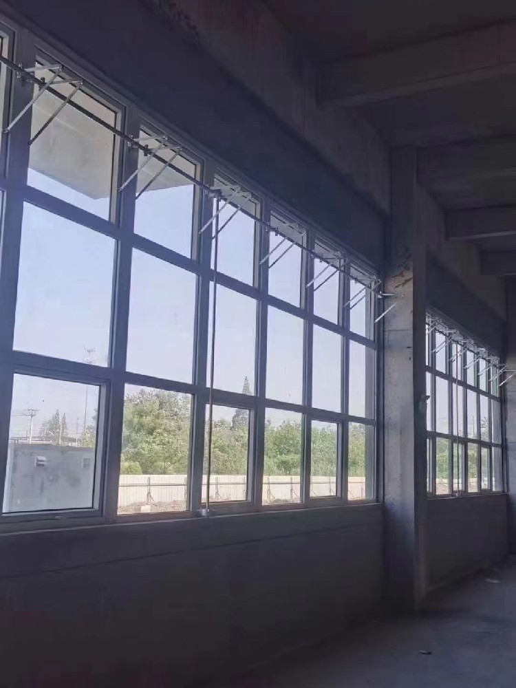 電動開窗器在鋼結構工程中有著廣泛的應用