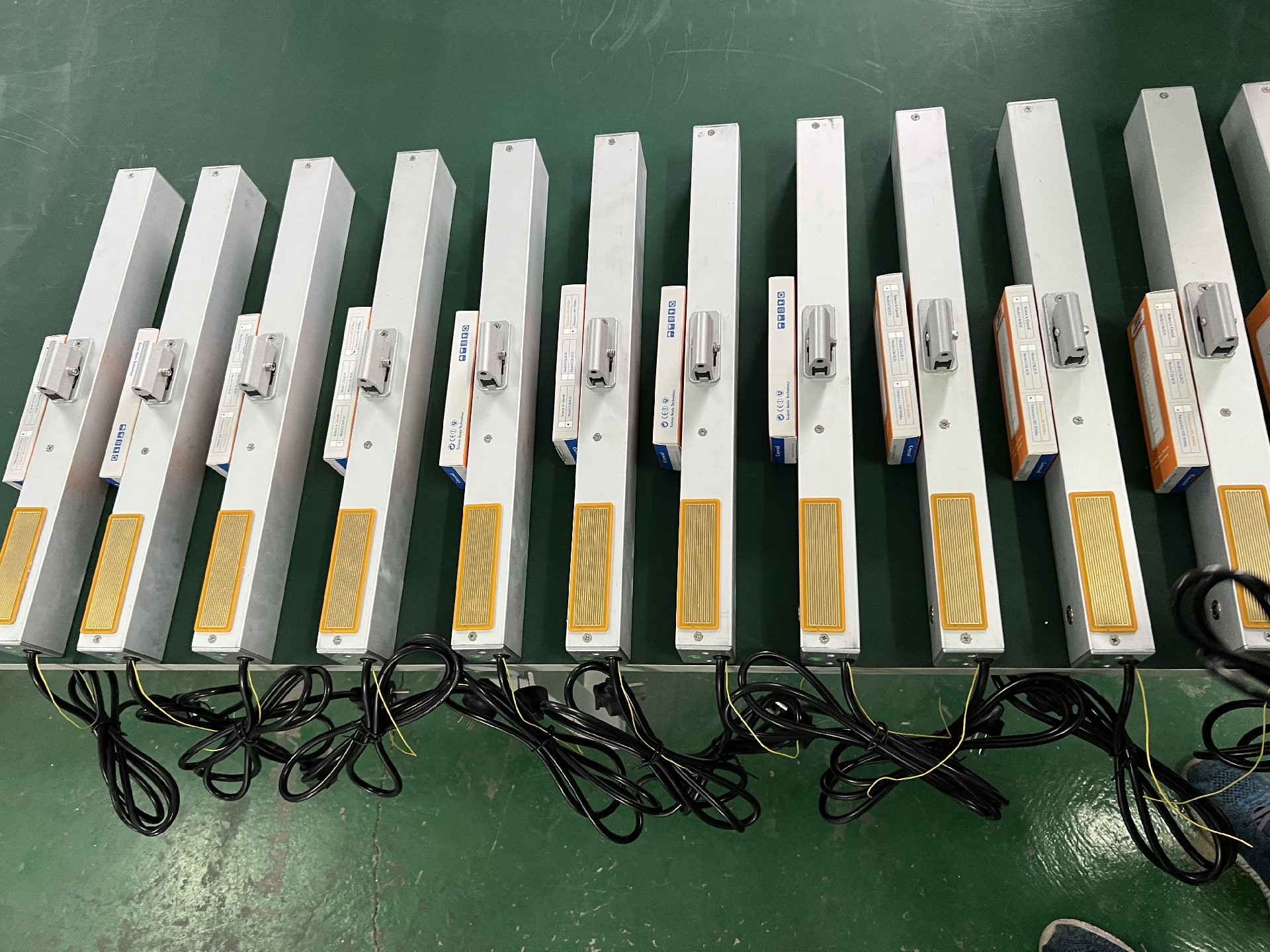 哪里有桿式電動(dòng)開(kāi)窗器，電動(dòng)開(kāi)窗器價(jià)格廠(chǎng)家