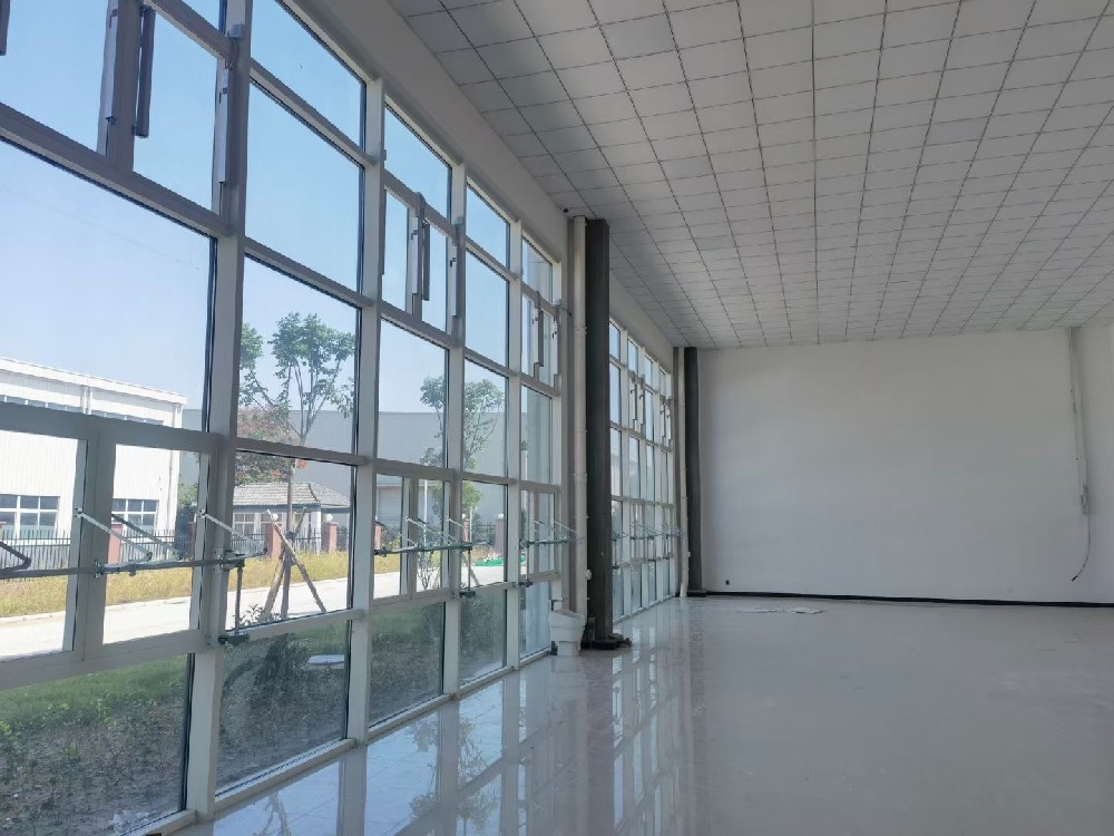 電動(dòng)開(kāi)窗器與手搖開(kāi)窗器的功能優(yōu)缺點(diǎn)對(duì)比